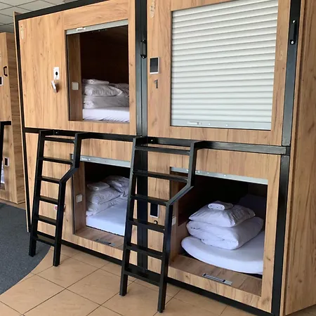 Victory Square Capsule *