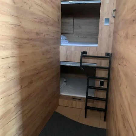 Victory Square Capsule Hotel a capsule