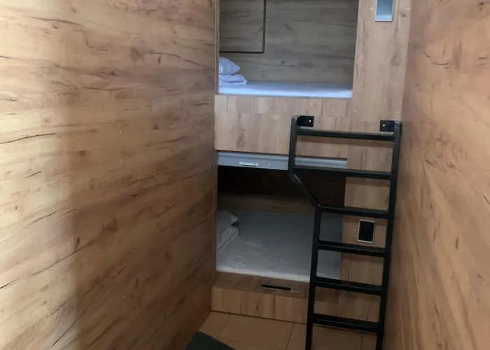 Victory Square Capsule Hotel a capsule